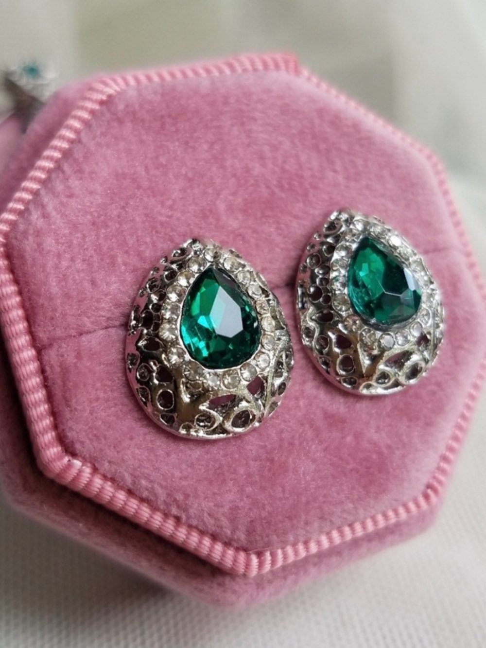 Swarovski Elements Silver Tone Emerald Green Teardrop Stud Earrings NEW